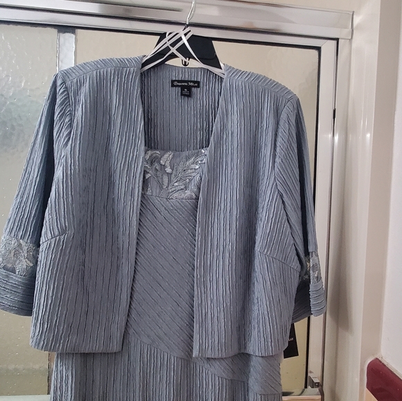 NWT Brianna Milay Beautiful 2P Dress Set; Sz 16, Artic Color;Zip Closure. $90 - Picture 4 of 15